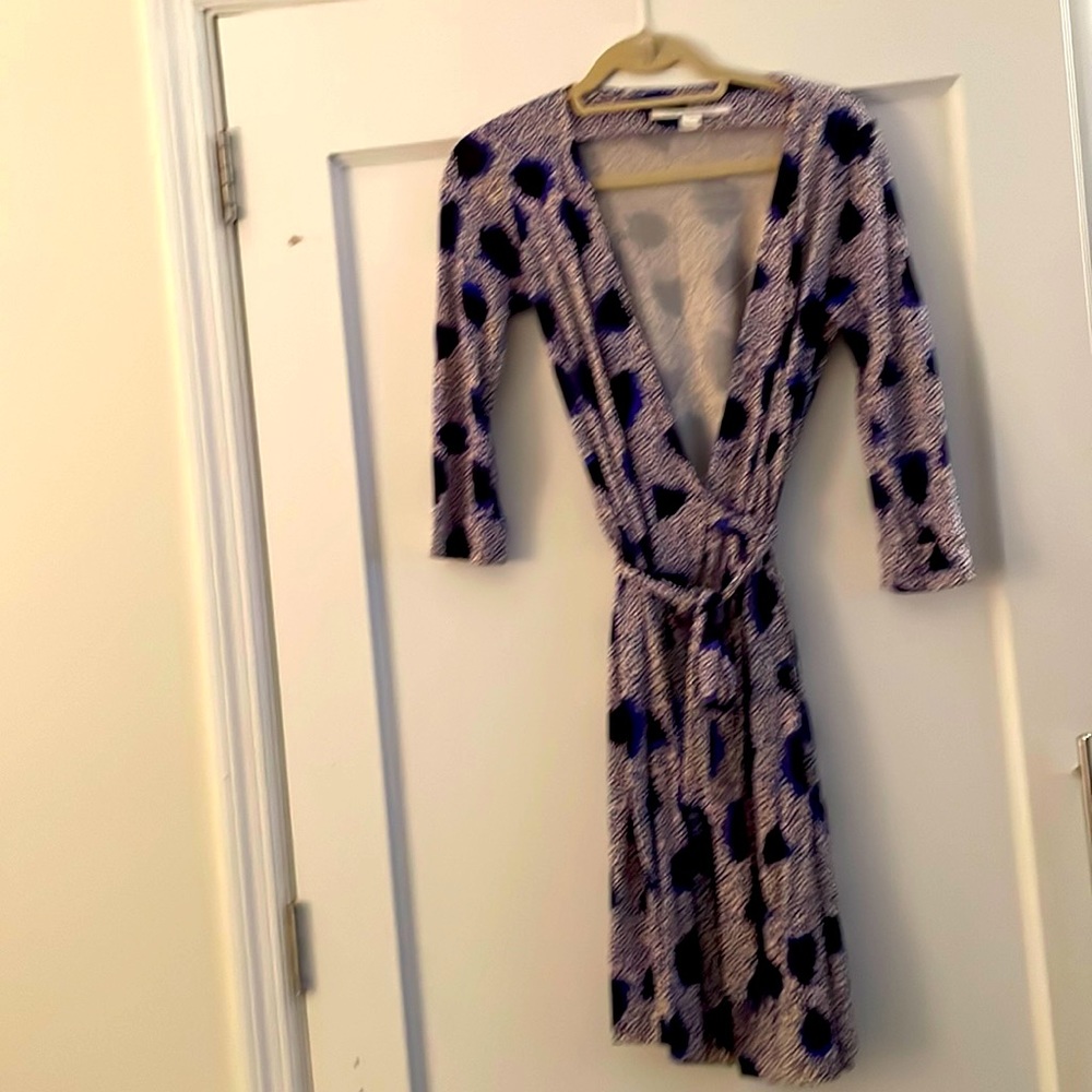 DVF Black/White/Purple Wrap Dress Size 4